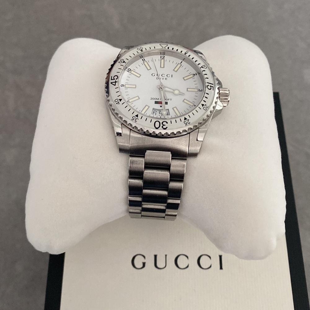 GUCCI Mens Dive Watch - Picture 3 of 6
